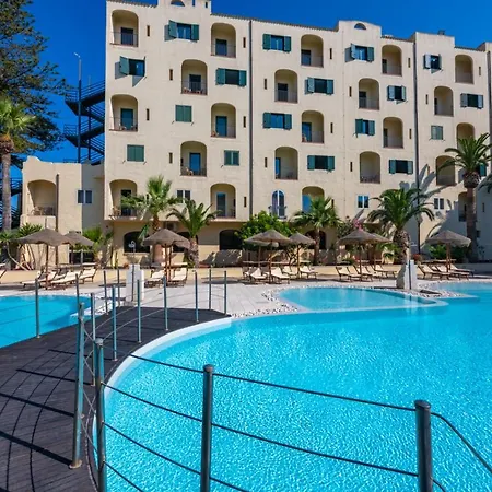 Hopps Hotel 4*