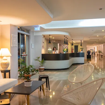 Hopps Hotel 4*